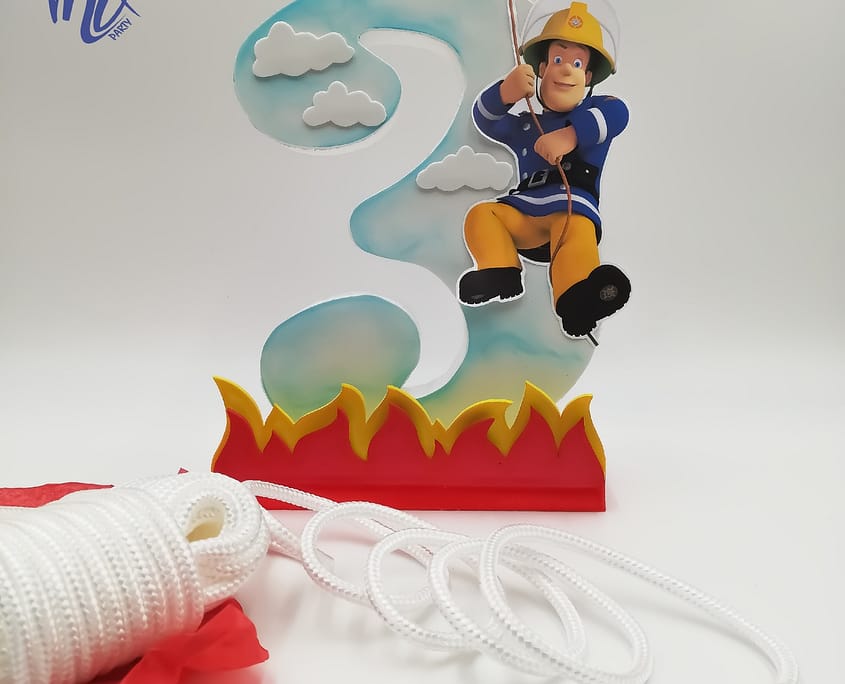 Numero 3 realizzato in polistirolo con immagine personaggio tema Sam il Pompiere